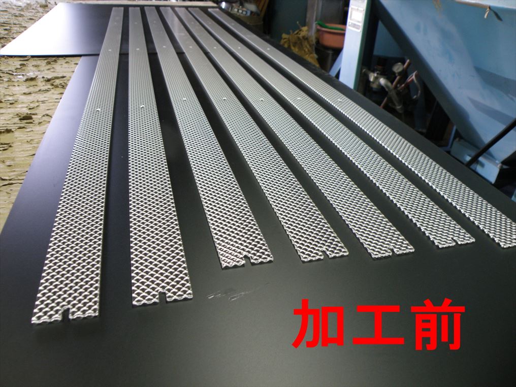 アクリルルミネへのサンドブラスト　加工前と加工後