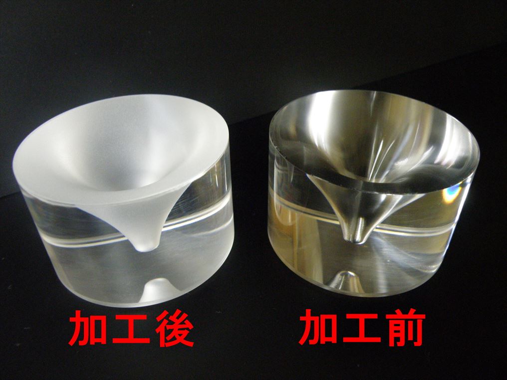 アクリル切削加工品へのサンドブラスト アクリル切削加工品へのサンドブラスト