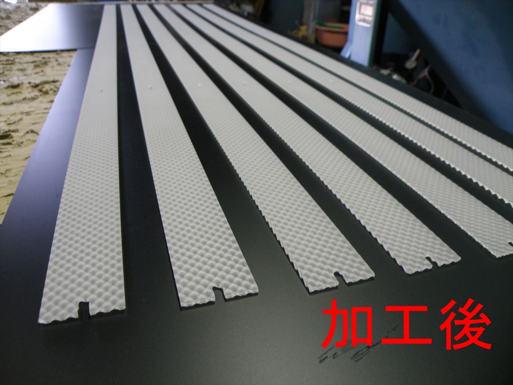 アクリルルミネへのサンドブラスト 加工前と加工後 アクリルルミネへのサンドブラスト 加工前と加工後